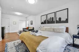 W 61st 1337 - Image 2